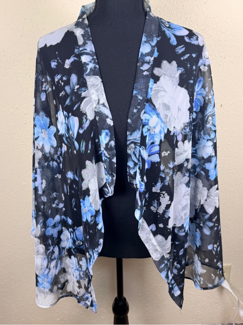 Investments Women’s 1X Black Floral Sheer Open Front Kimono Career Spring Flowy
